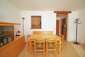 Esstisch für vier Personen