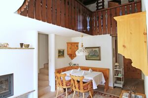 Esstisch mit Eckbank