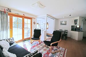 Helles gemütliches Wohn-/Esszimmer