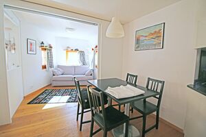 Nische im Wohnzimmer mit einem Schlafsofa